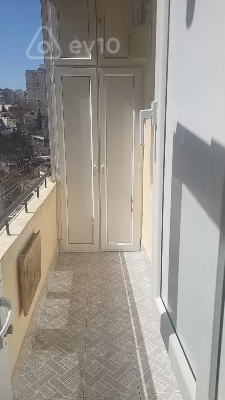 Kirayə verilir 2 otaqlı yeni tikili 70 m²