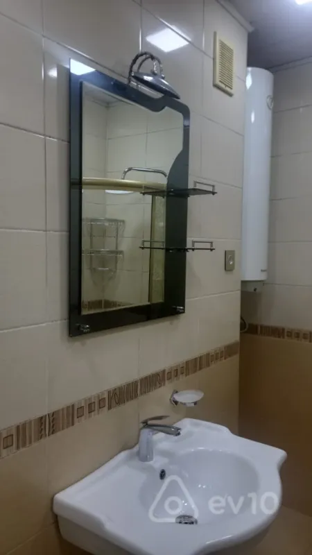 Kirayə verilir 2 otaqlı yeni tikili 70 m²