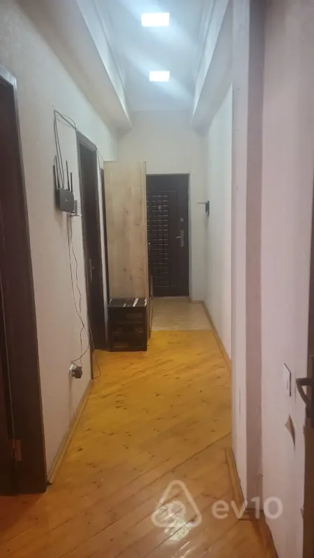 Kirayə verilir 2 otaqlı yeni tikili 70 m²