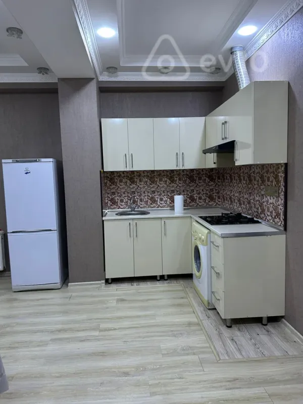 Kirayə verilir 2 otaqlı yeni tikili 64 m²