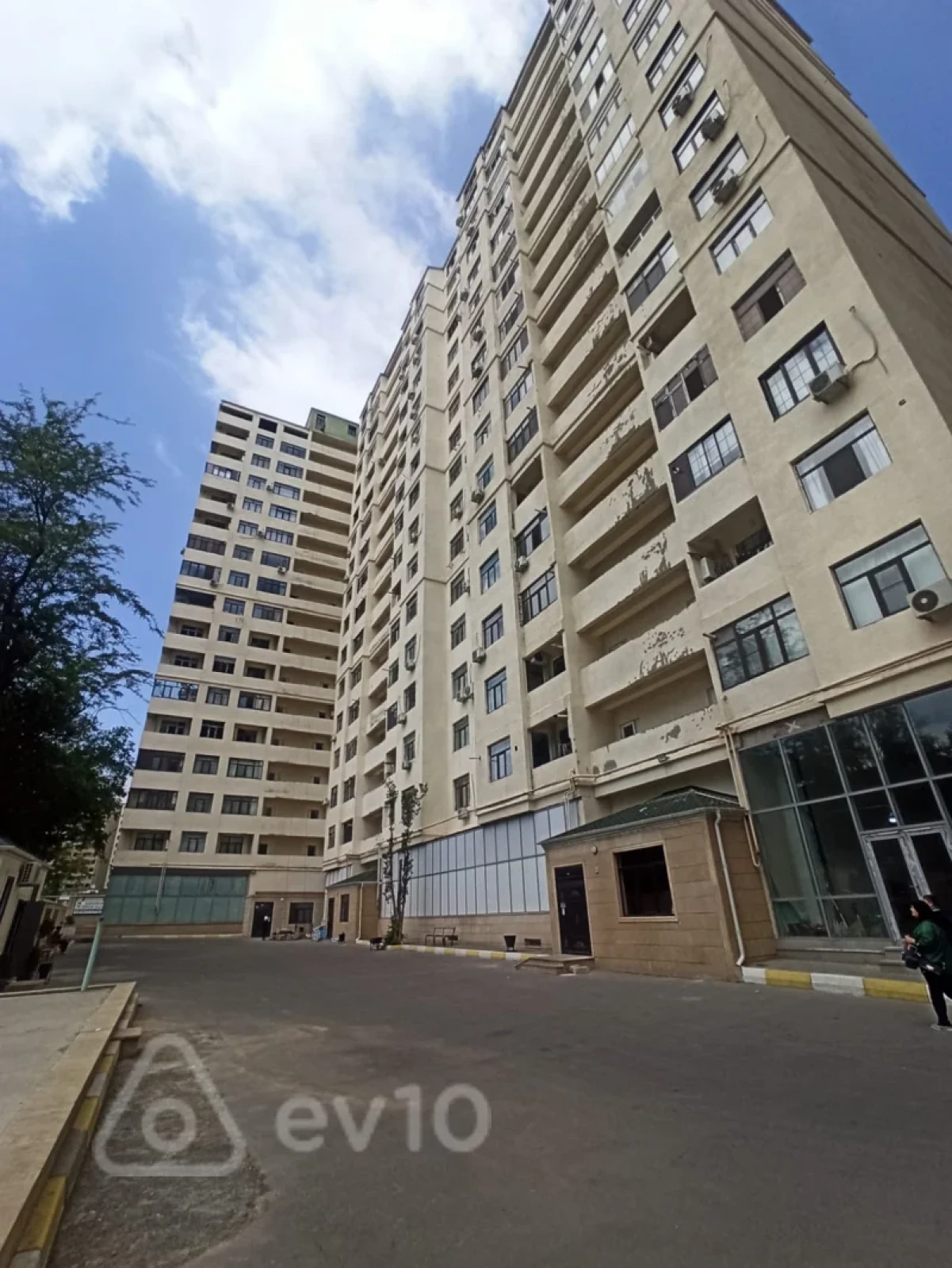 Kirayə verilir 2 otaqlı yeni tikili 64 m²