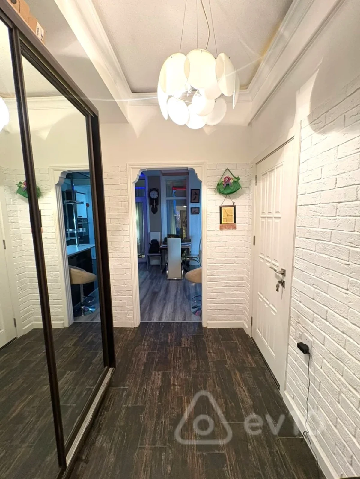 Kirayə verilir 2 otaqlı yeni tikili 60 m²