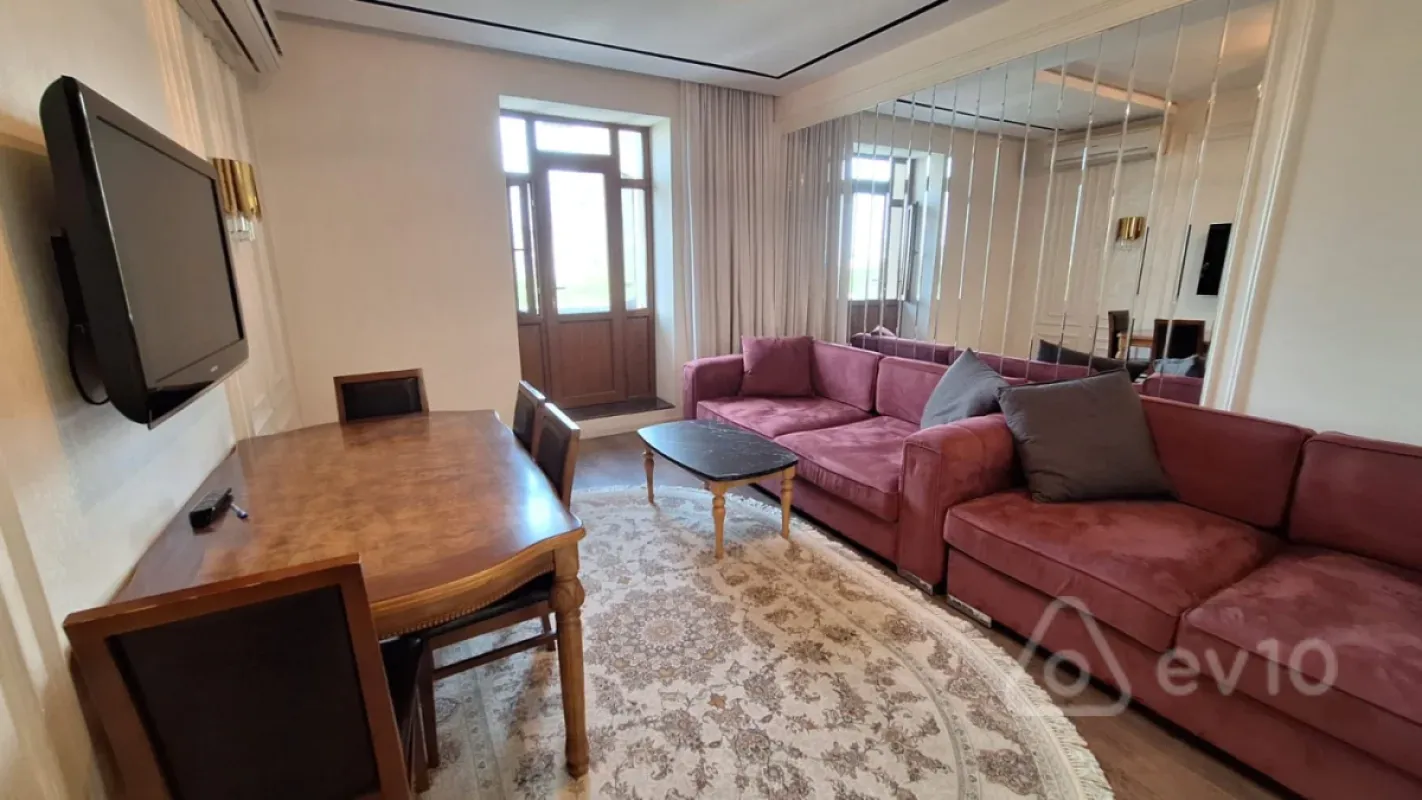 Kirayə verilir 3 otaqlı köhnə tikili 82 m²