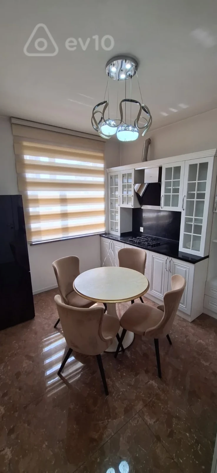 Kirayə verilir 3 otaqlı köhnə tikili 82 m²