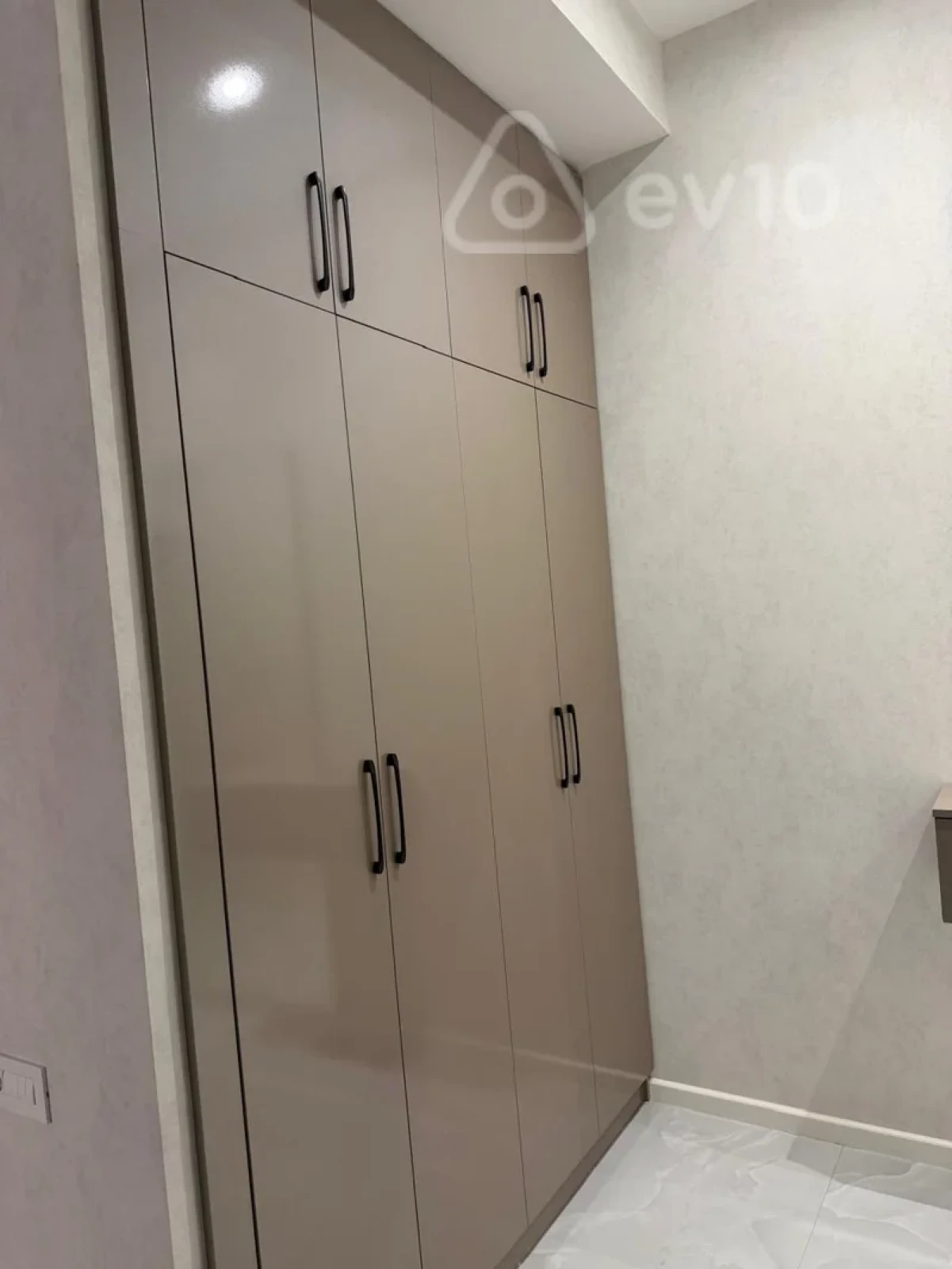Satılır 2 otaqlı yeni tikili 83 m²