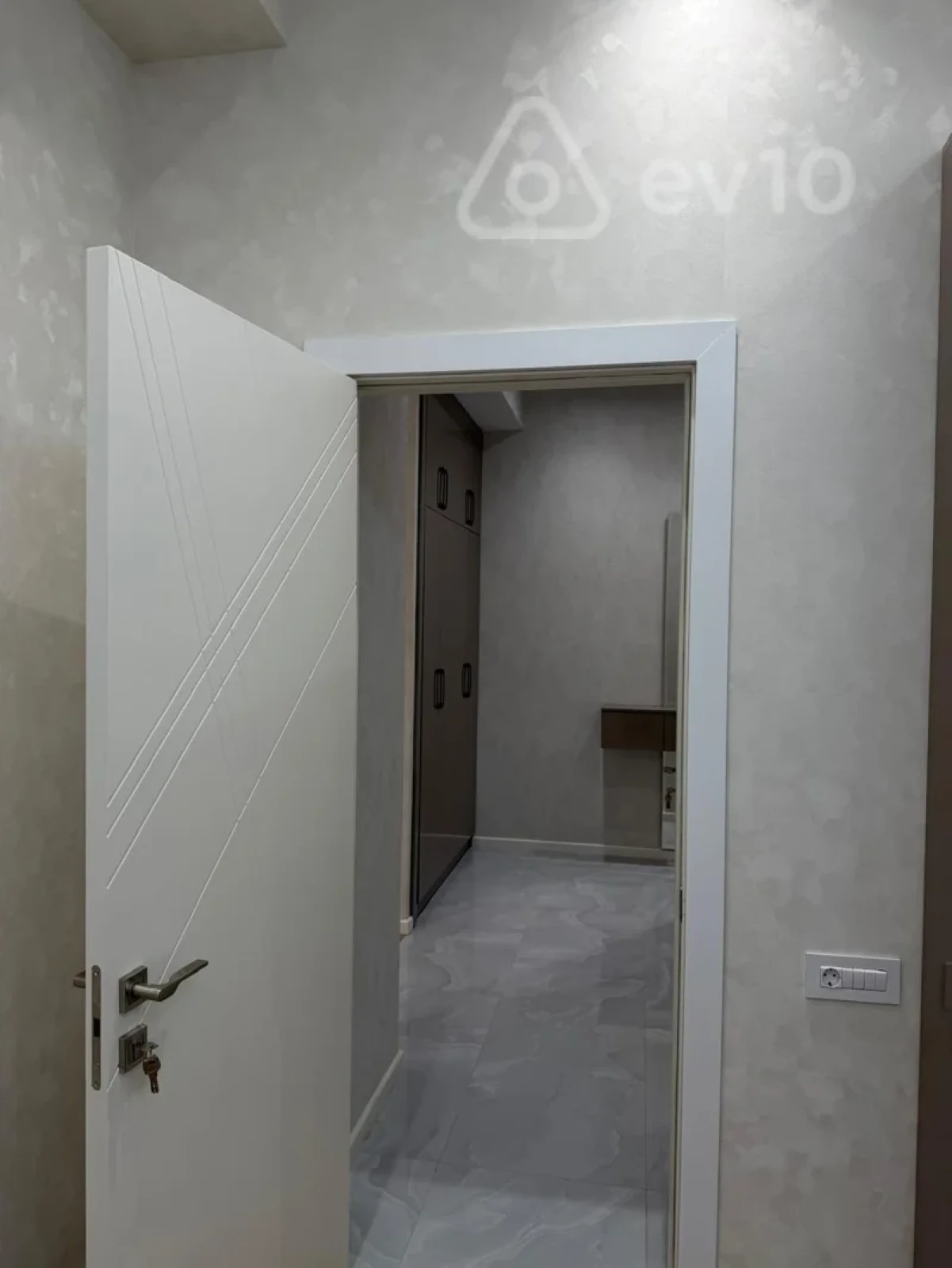 Satılır 2 otaqlı yeni tikili 83 m²