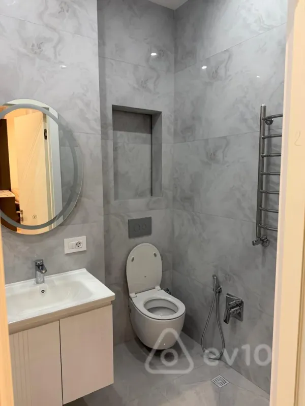 Satılır 2 otaqlı yeni tikili 83 m²