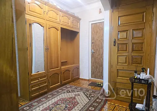 Satılır 3 otaqlı köhnə tikili 90 m²