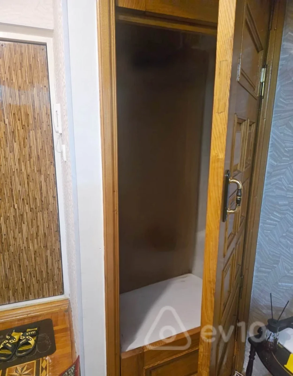 Satılır 3 otaqlı köhnə tikili 90 m²