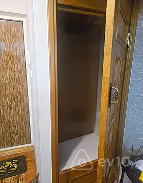 Satılır 3 otaqlı köhnə tikili 90 m²