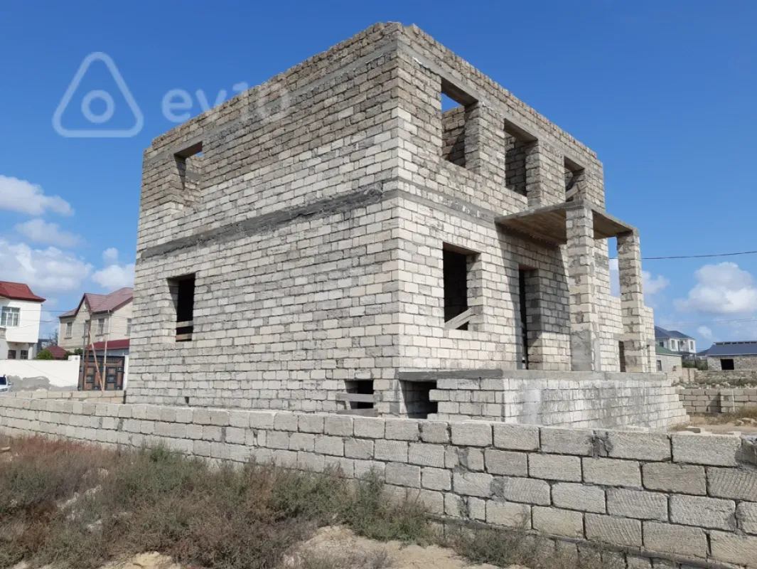 Satılır 6 otaqlı həyət evi 265 m²