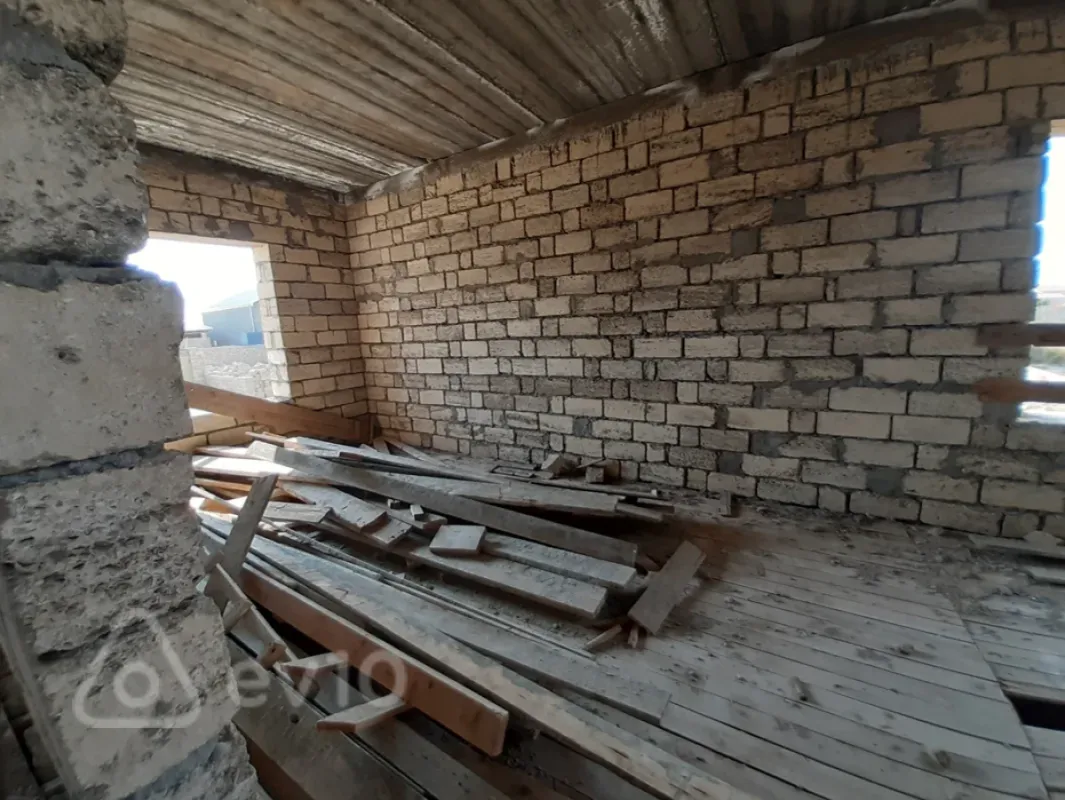 Satılır 6 otaqlı həyət evi 265 m²