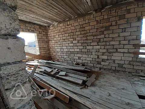 Satılır 6 otaqlı həyət evi 265 m²