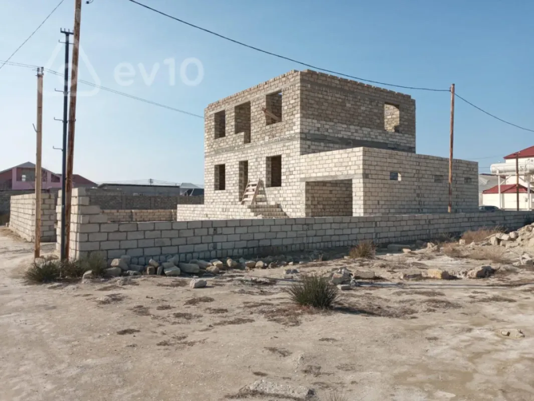 Satılır 6 otaqlı həyət evi 265 m²