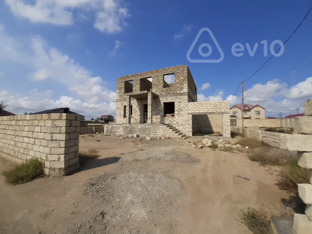 Satılır 6 otaqlı həyət evi 265 m²