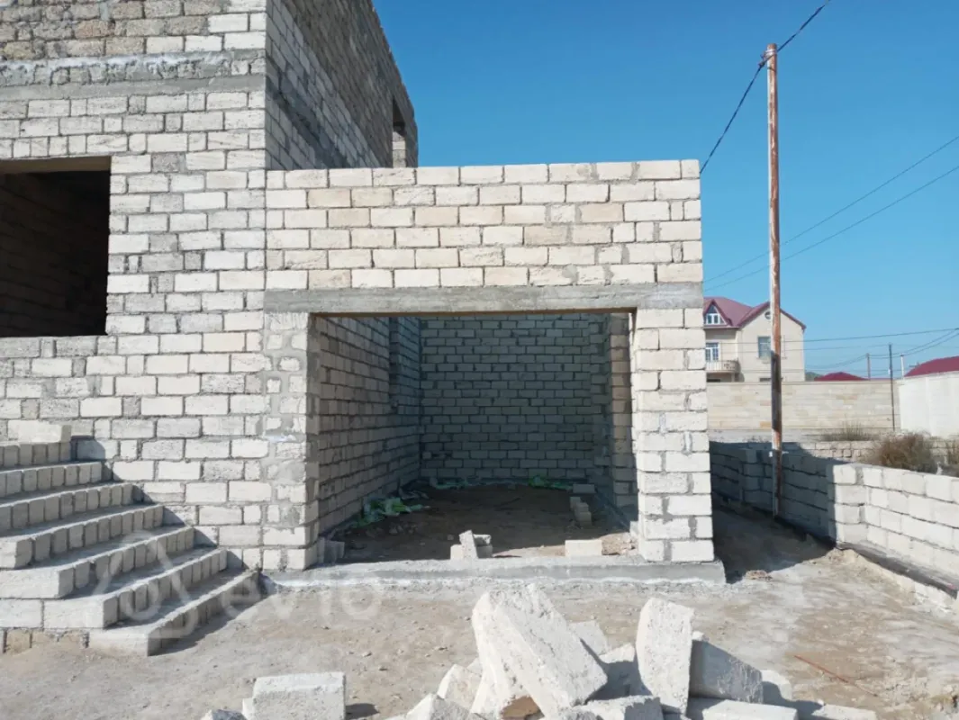 Satılır 6 otaqlı həyət evi 265 m²