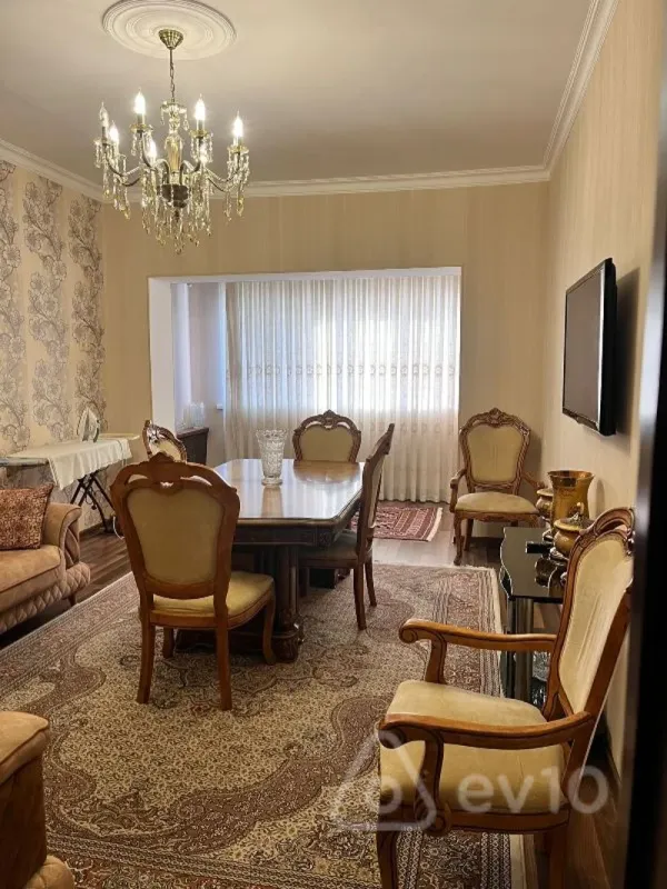 Satılır 3 otaqlı köhnə tikili 70 m²