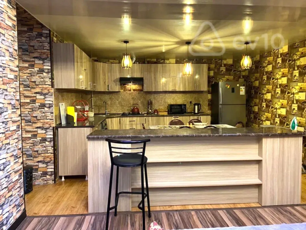 Satılır 4 otaqlı köhnə tikili 80 m²