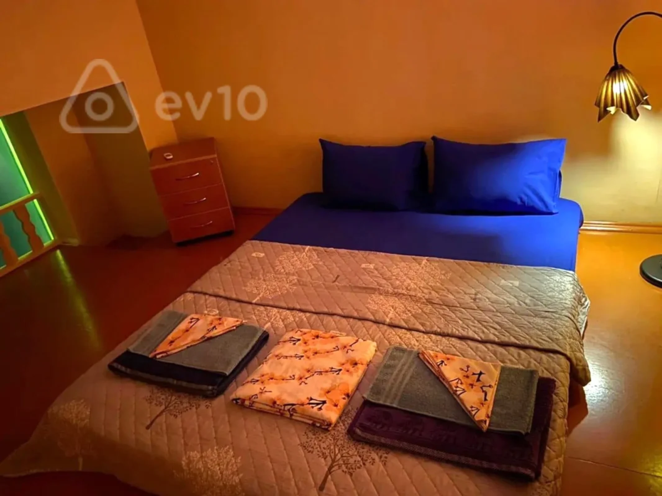 Satılır 4 otaqlı köhnə tikili 80 m²