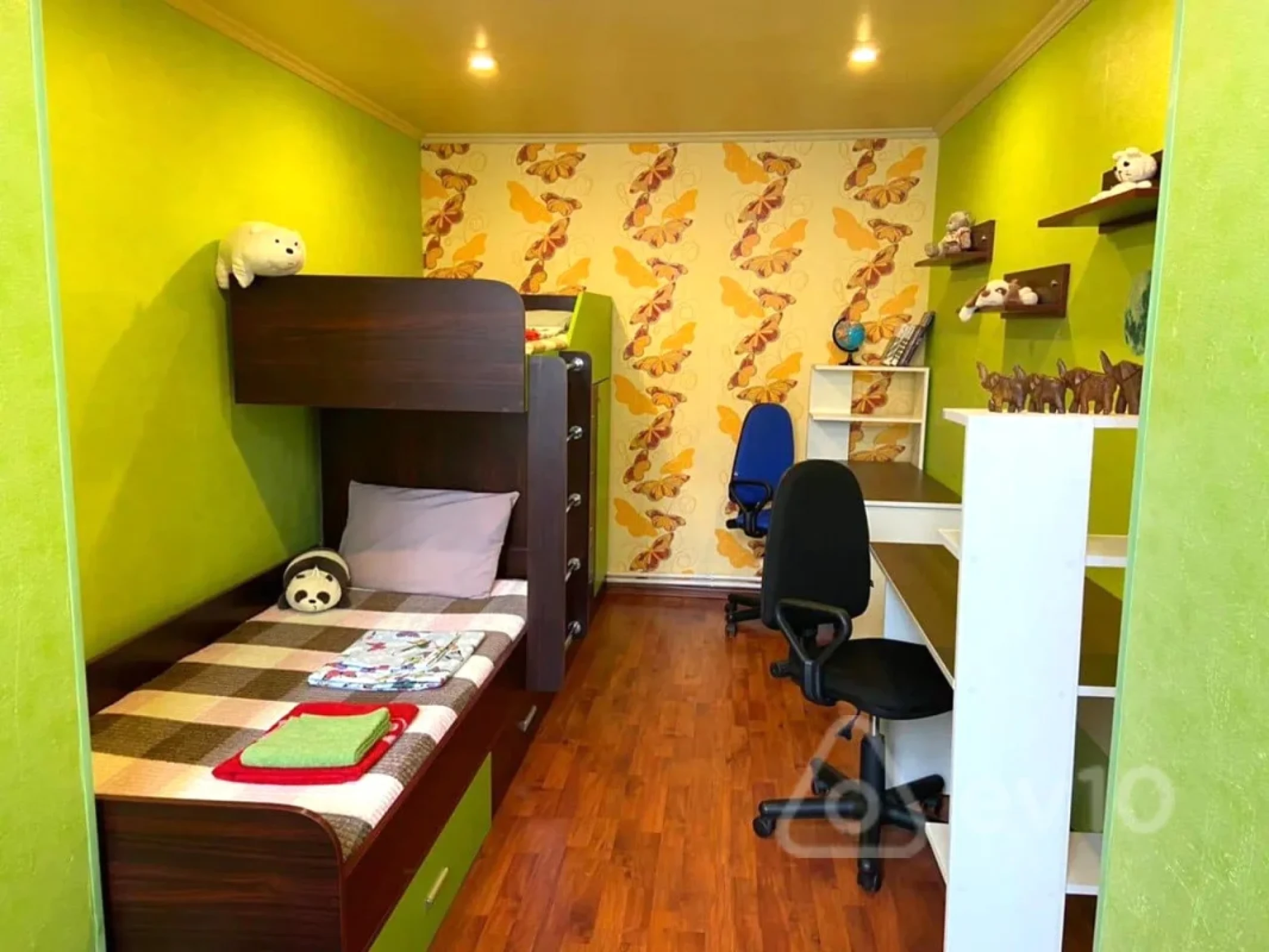 Satılır 4 otaqlı köhnə tikili 80 m²