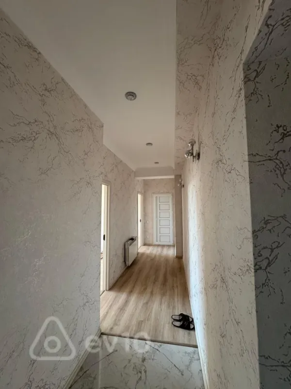 Kirayə verilir 2 otaqlı yeni tikili 74 m²