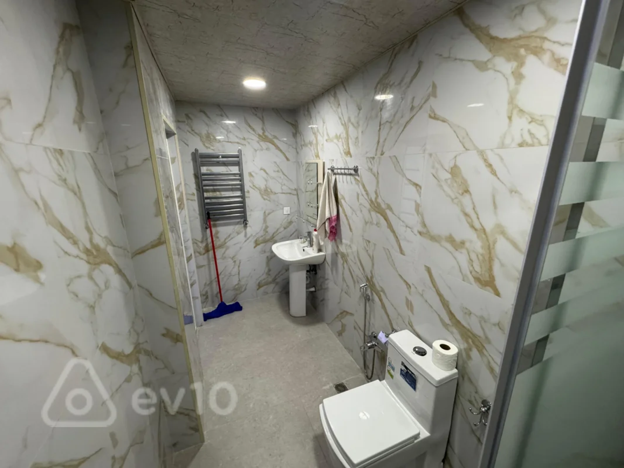 Kirayə verilir 2 otaqlı yeni tikili 74 m²