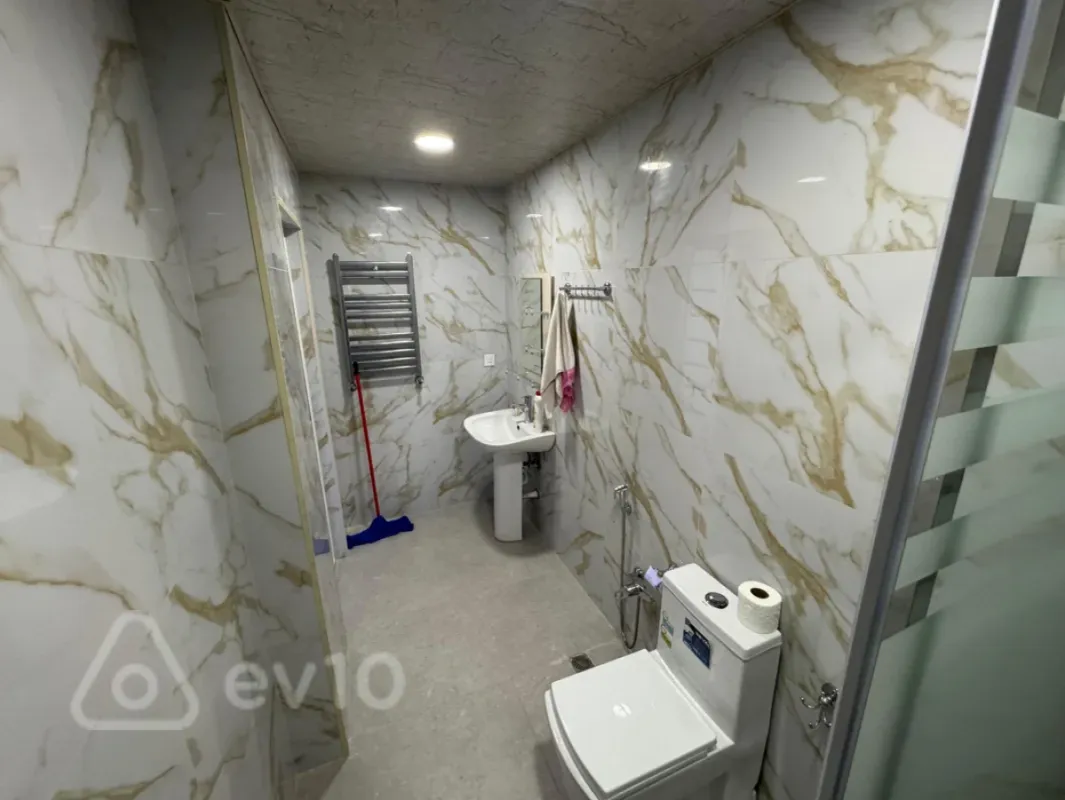 Kirayə verilir 2 otaqlı yeni tikili 74 m²