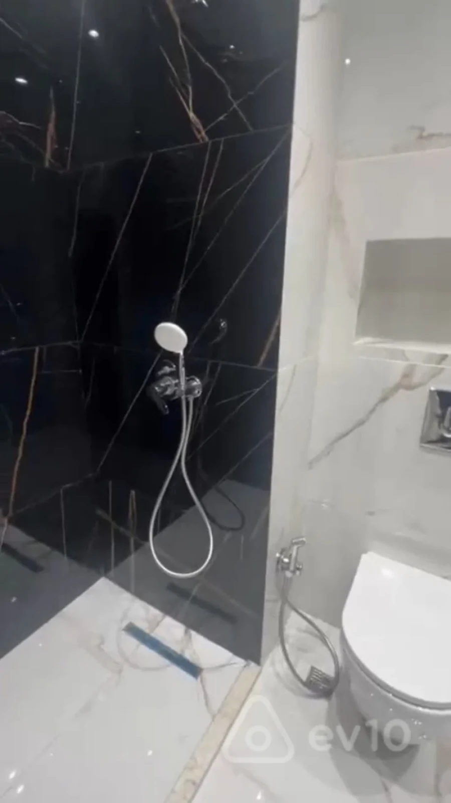 Kirayə verilir 2 otaqlı yeni tikili 60 m²