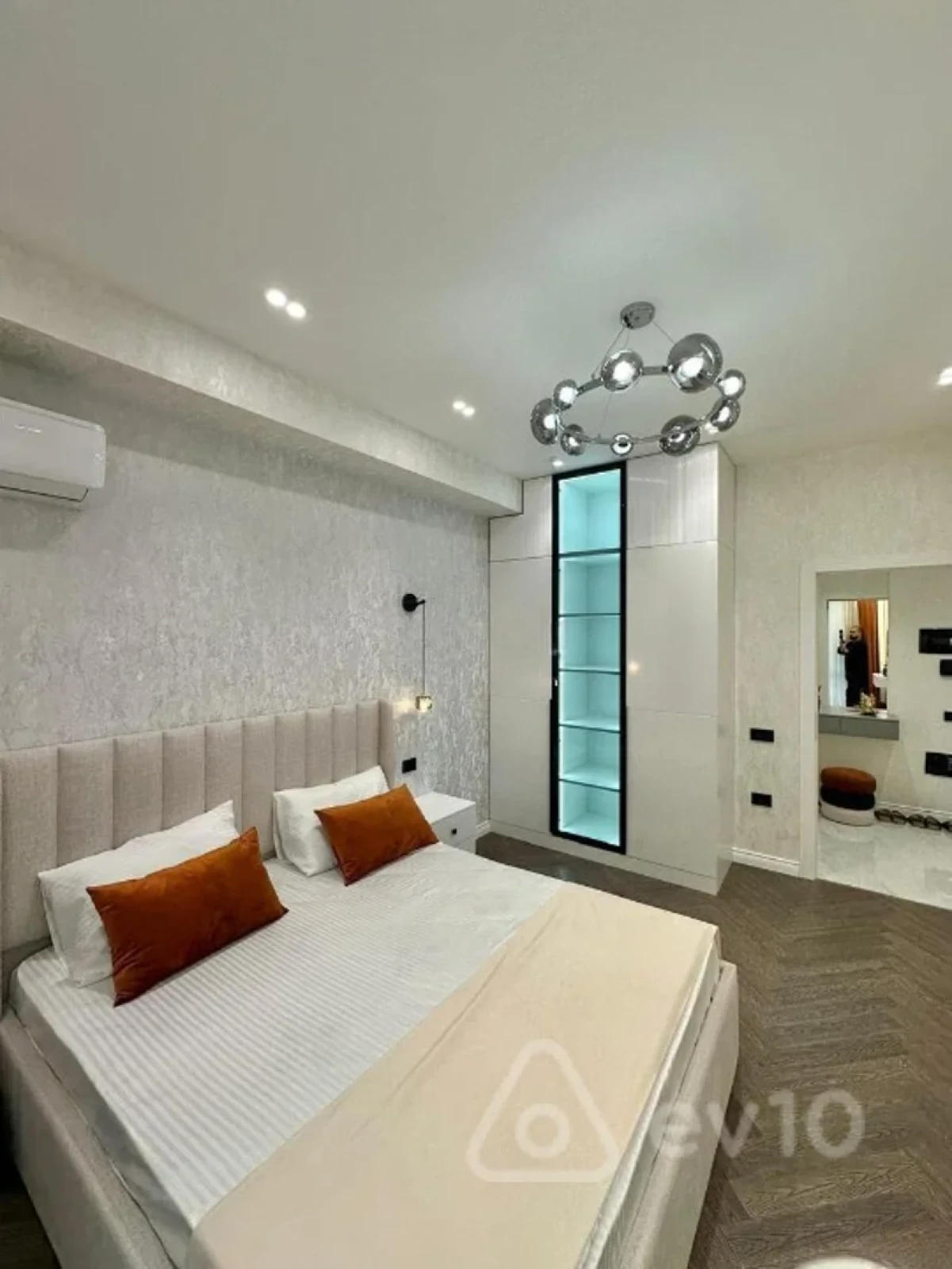 Satılır 2 otaqlı yeni tikili 60 m²