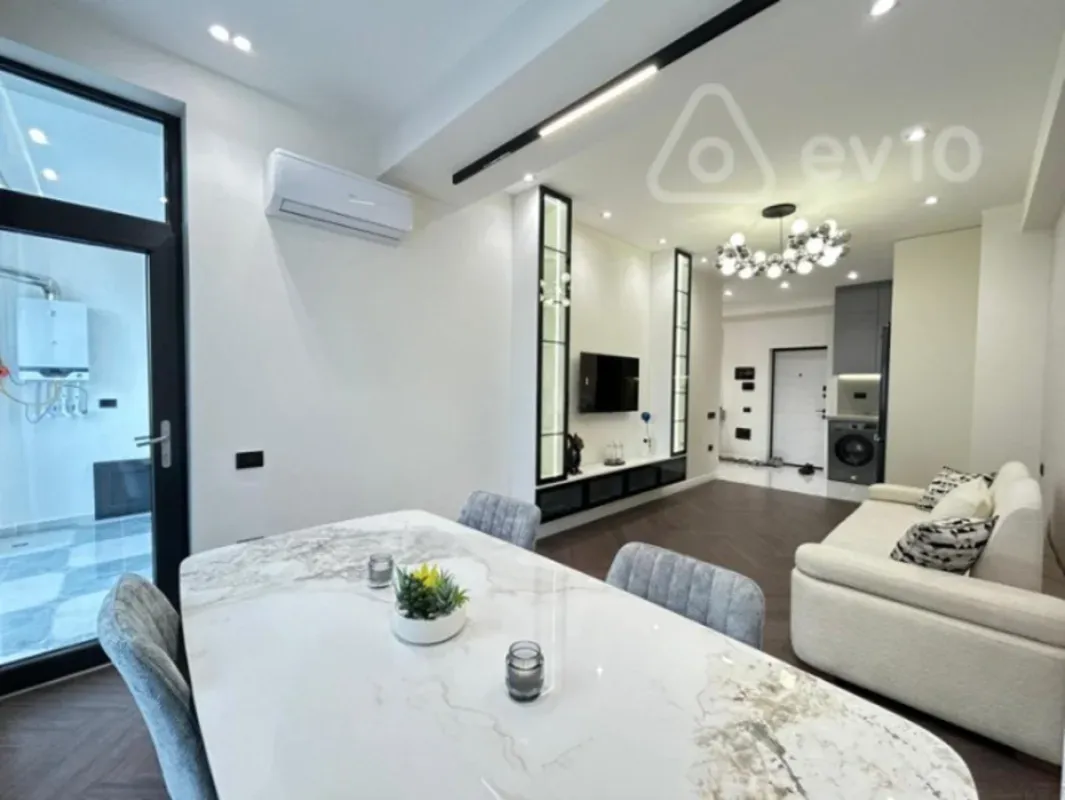 Satılır 2 otaqlı yeni tikili 60 m²