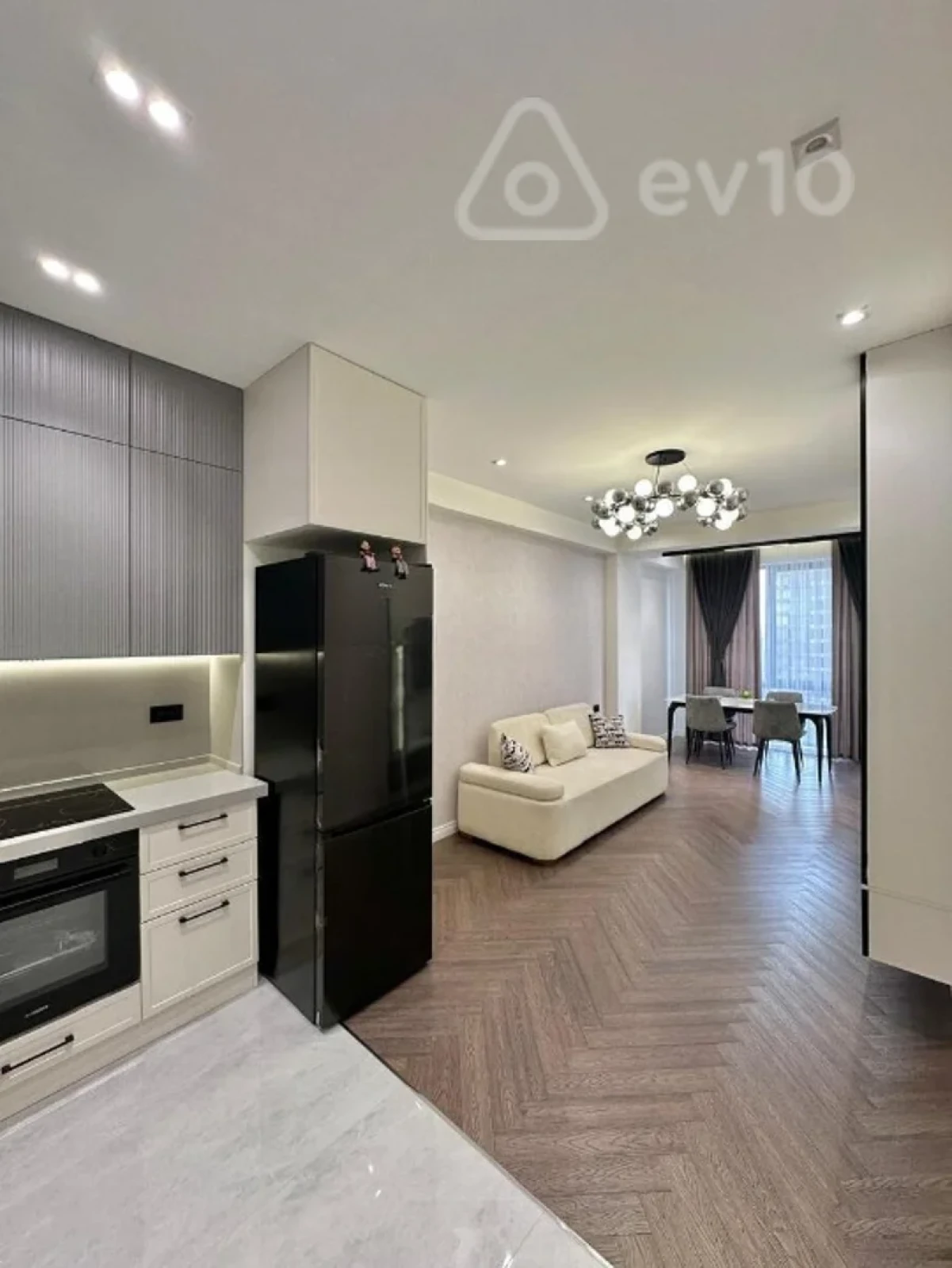Satılır 2 otaqlı yeni tikili 60 m²