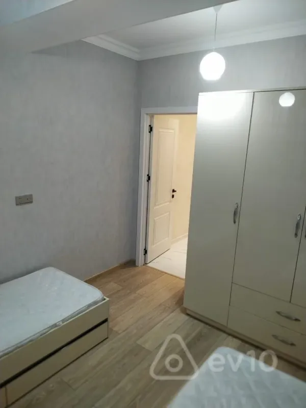 Kirayə verilir 3 otaqlı yeni tikili 112 m²