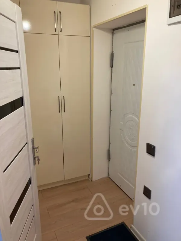 Kirayə verilir 2 otaqlı köhnə tikili 50 m²