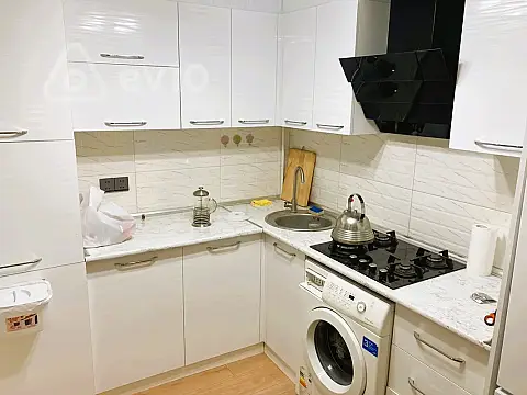 Kirayə verilir 2 otaqlı köhnə tikili 50 m²