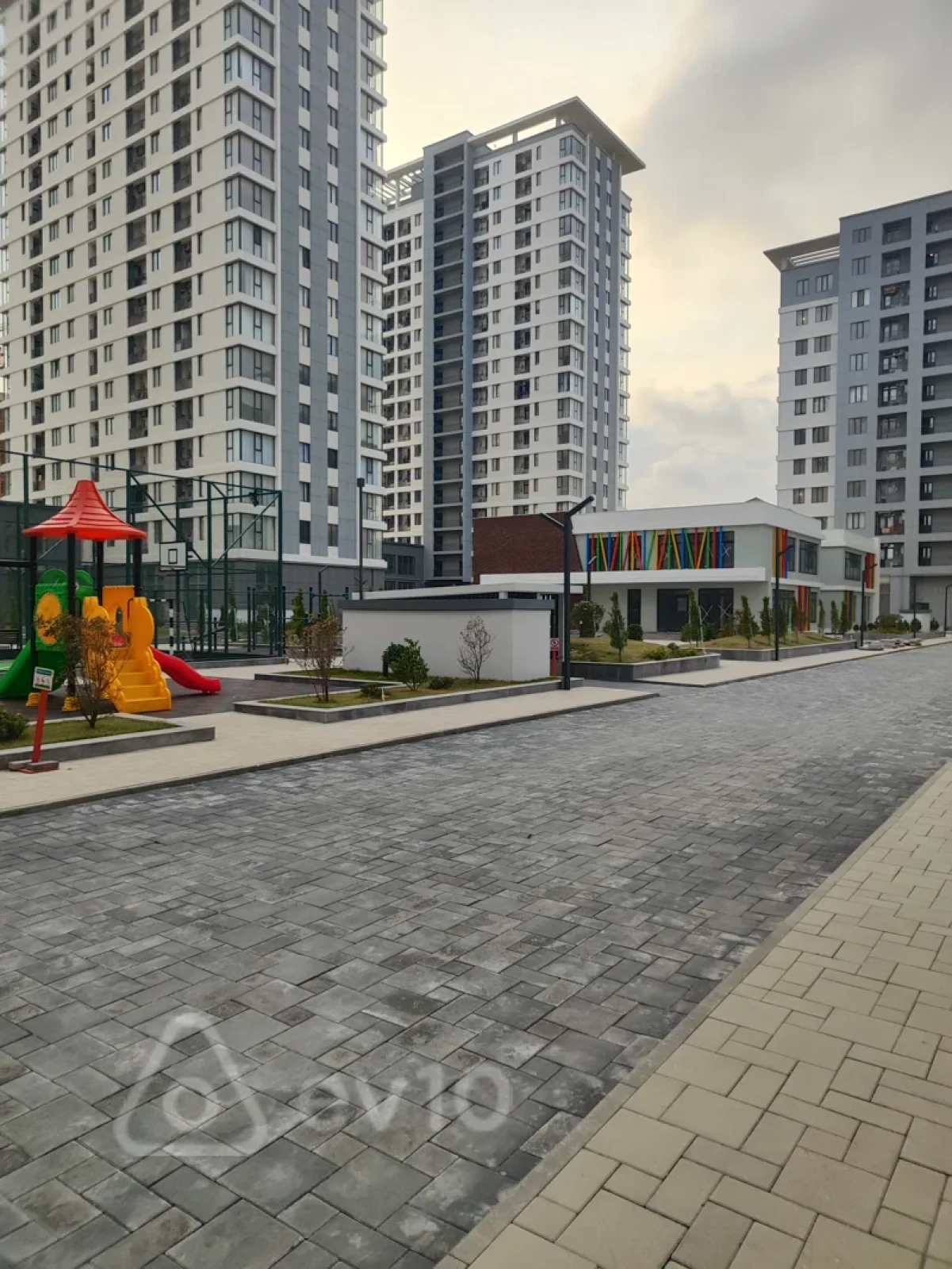 Kirayə verilir 3 otaqlı yeni tikili 88 m²