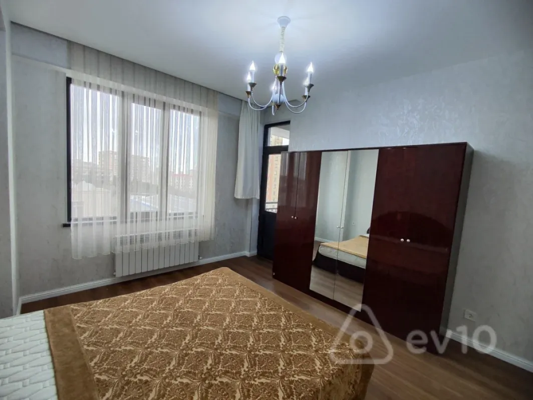 Kirayə verilir 3 otaqlı yeni tikili 88 m²
