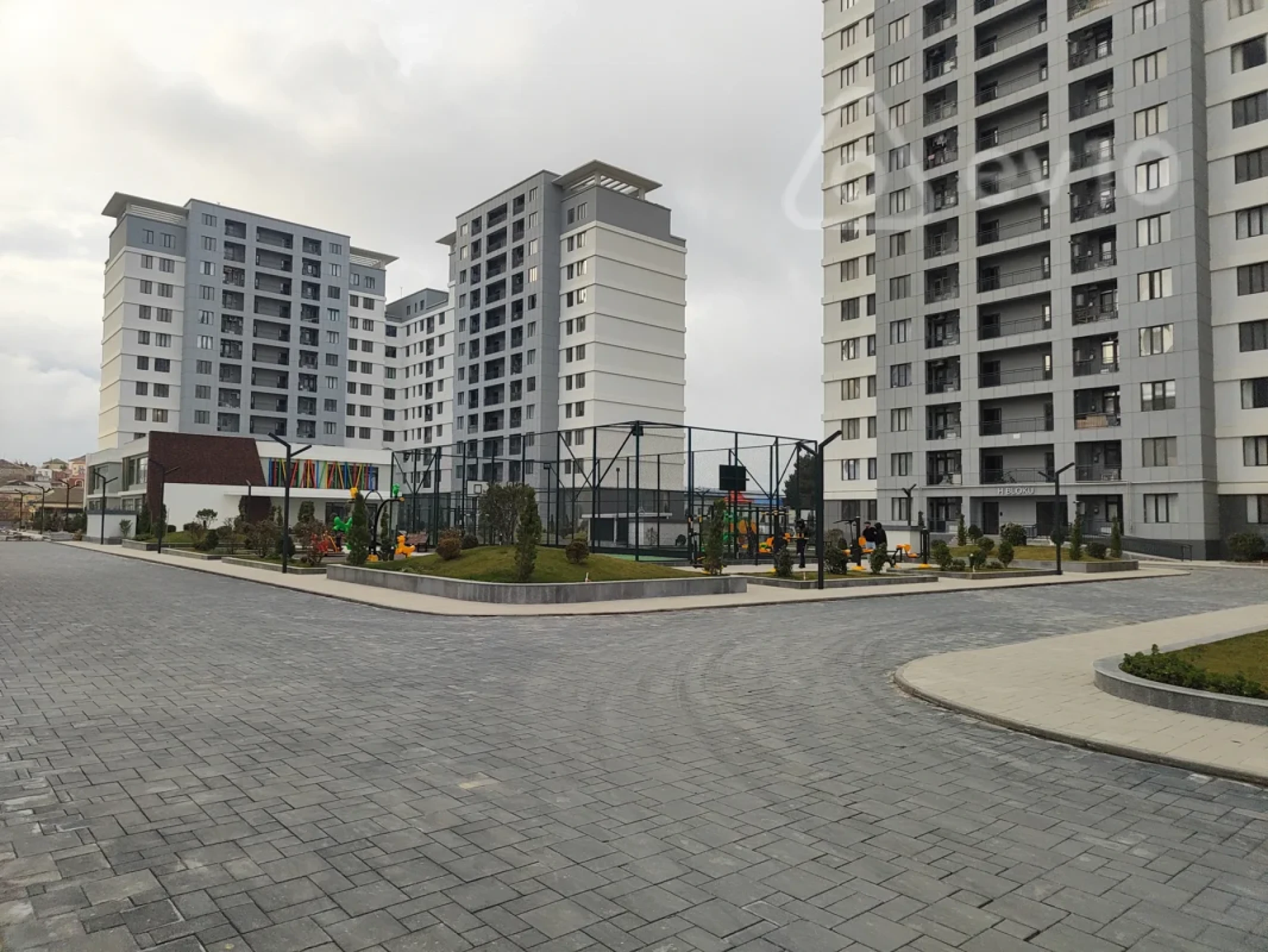 Kirayə verilir 3 otaqlı yeni tikili 88 m²