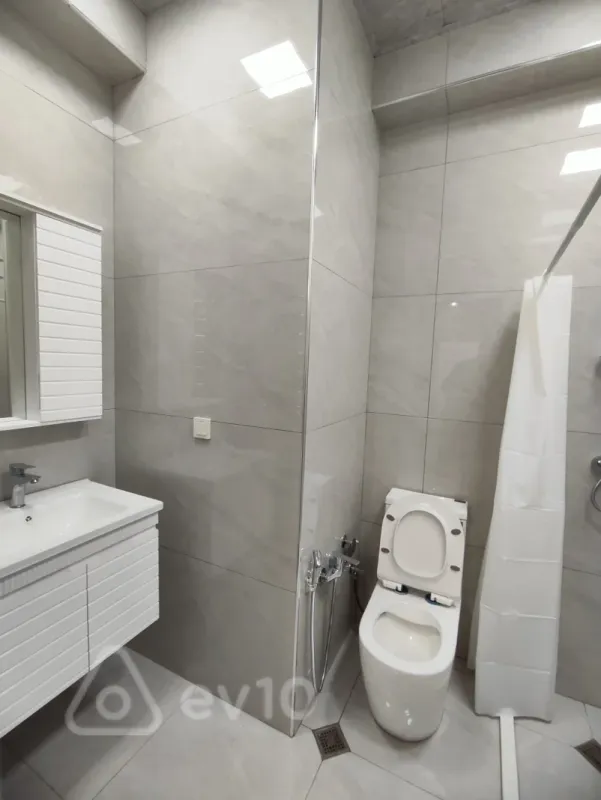 Kirayə verilir 3 otaqlı yeni tikili 88 m²