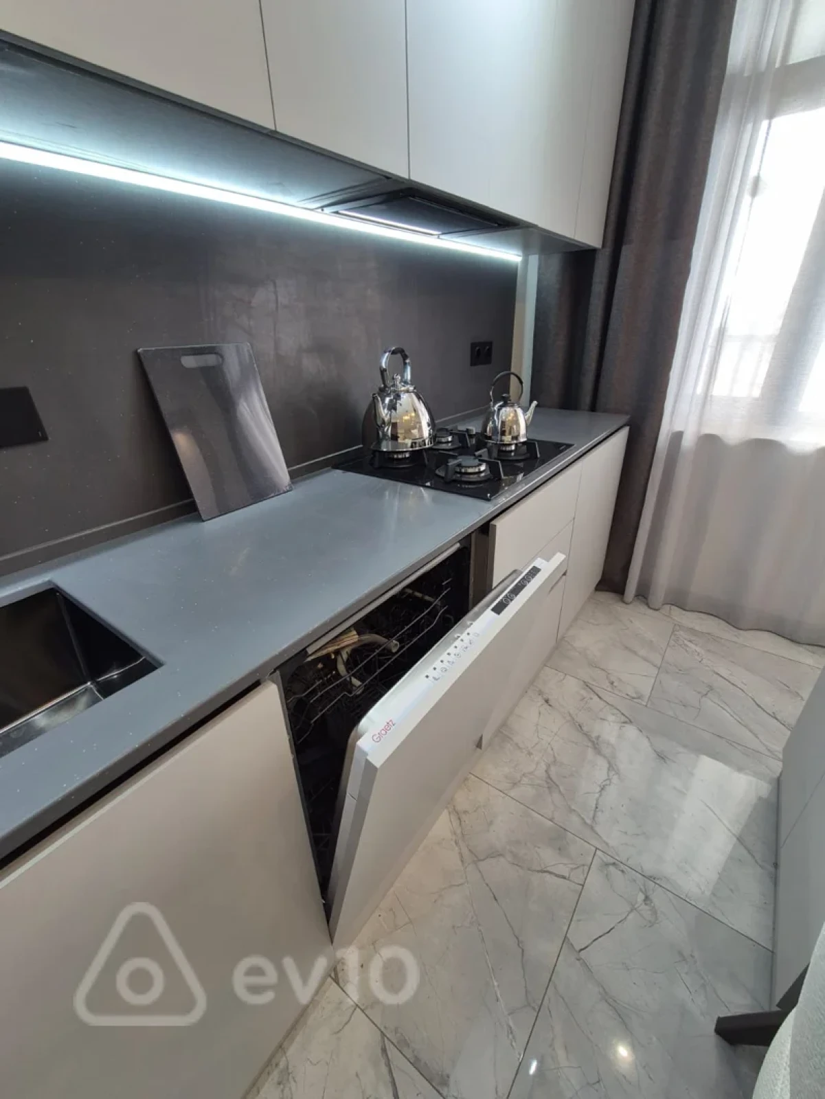 Kirayə verilir 3 otaqlı yeni tikili 100 m²