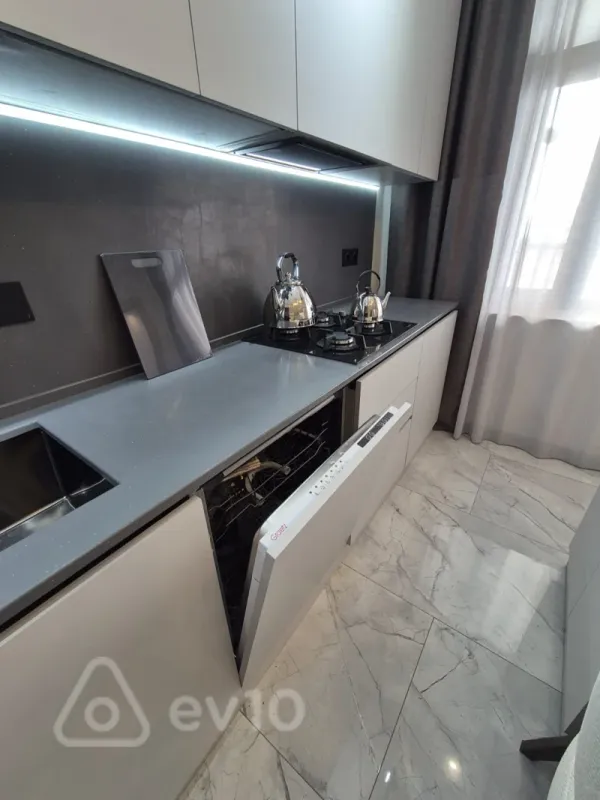 Kirayə verilir 3 otaqlı yeni tikili 100 m²