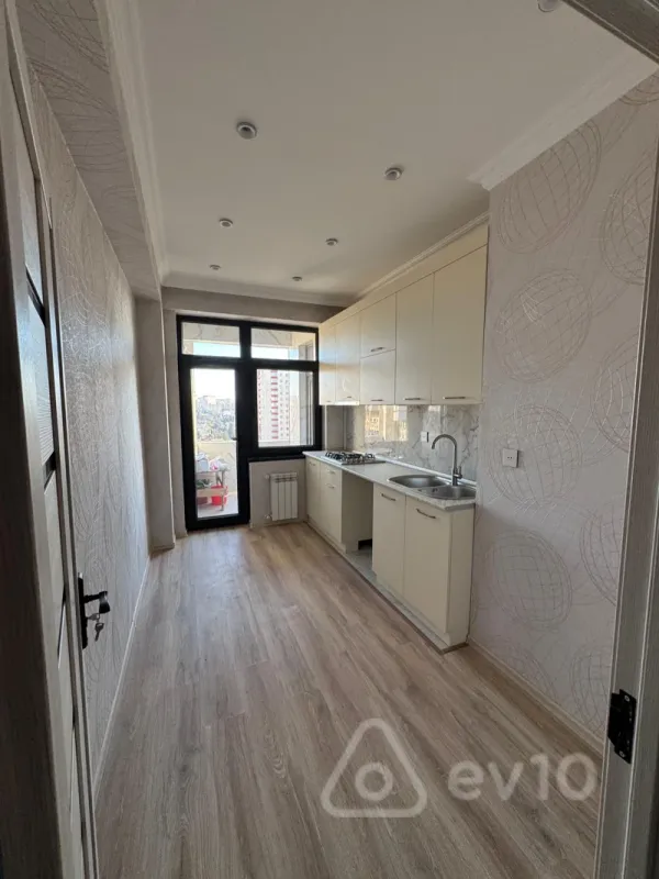 Kirayə verilir 2 otaqlı yeni tikili 74 m²