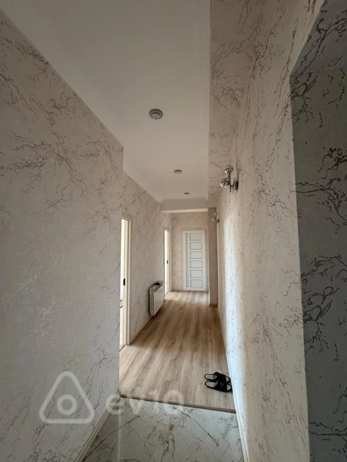 Kirayə verilir 2 otaqlı yeni tikili 74 m²