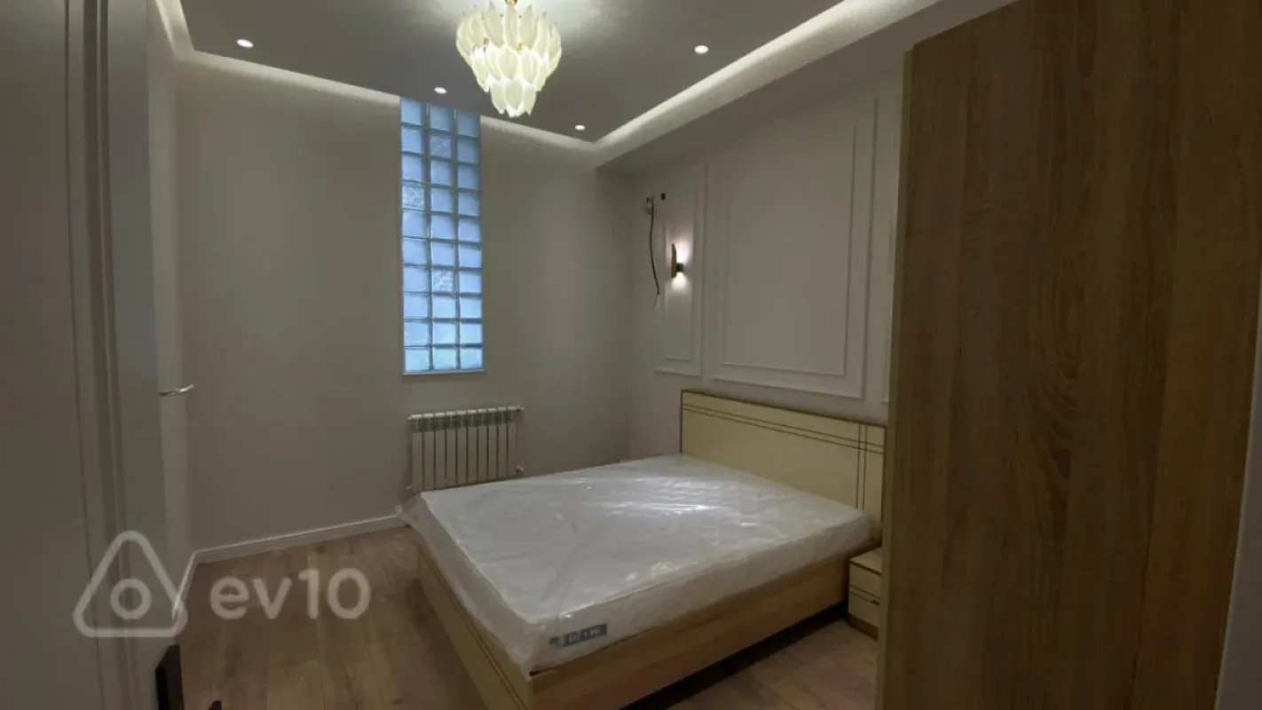 Kirayə verilir 2 otaqlı yeni tikili 90 m²
