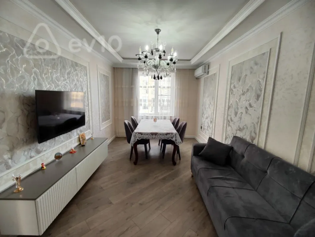 Satılır 3 otaqlı köhnə tikili 77 m²