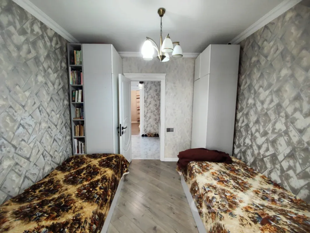 Satılır 3 otaqlı köhnə tikili 77 m²