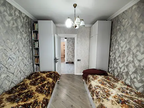 Satılır 3 otaqlı köhnə tikili 77 m²