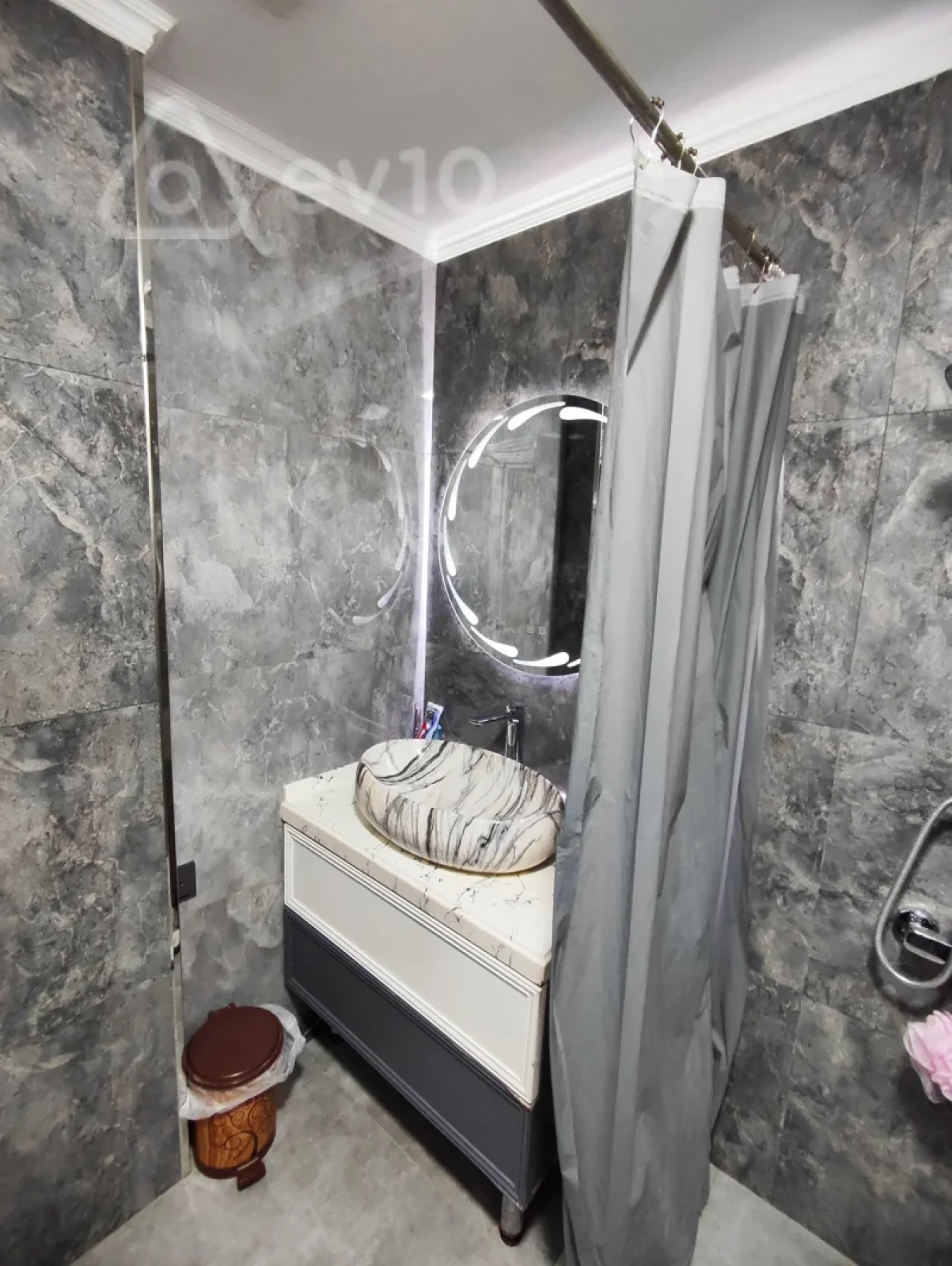 Satılır 3 otaqlı köhnə tikili 77 m²