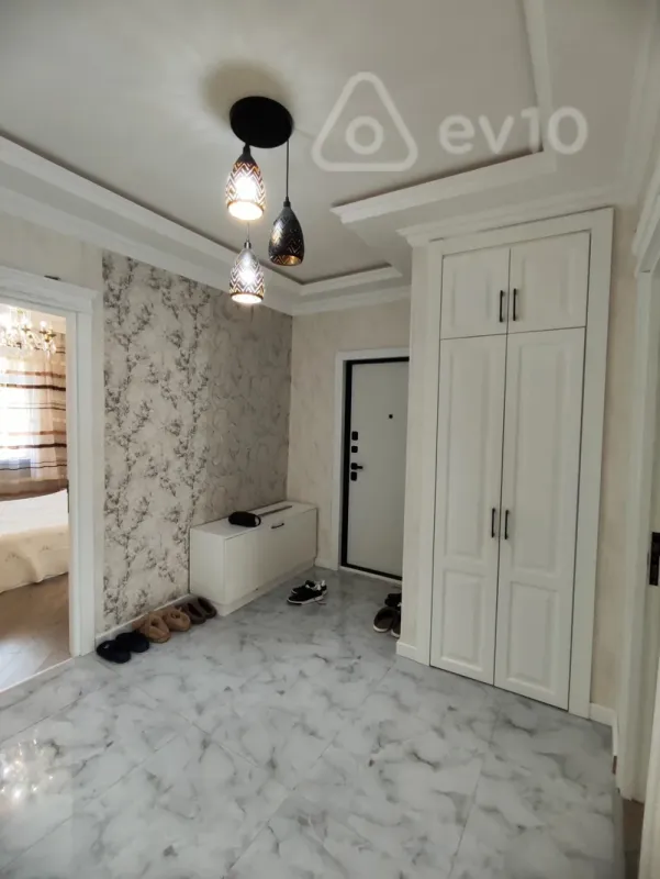Satılır 3 otaqlı köhnə tikili 77 m²