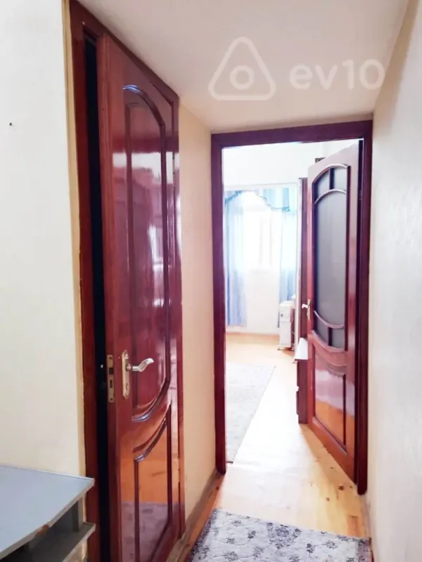 Satılır 2 otaqlı köhnə tikili 47 m²