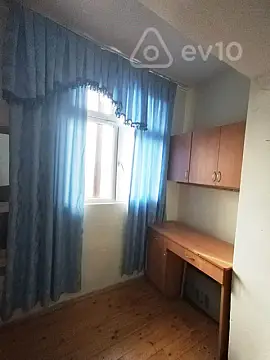 Satılır 2 otaqlı köhnə tikili 47 m²